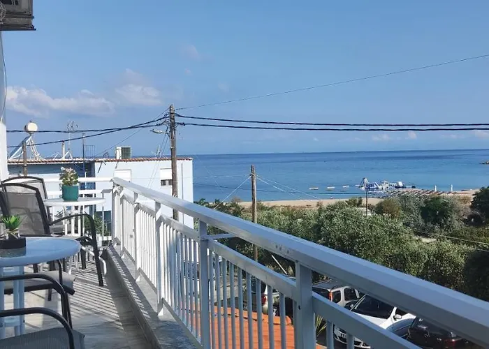 Wave Sound Apartments - Beach View